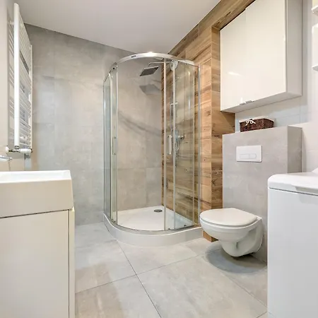 Riverwalk Charming By Bookinghost Wroclaw