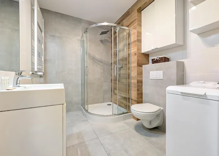 Riverwalk Charming By Bookinghost Wrocław